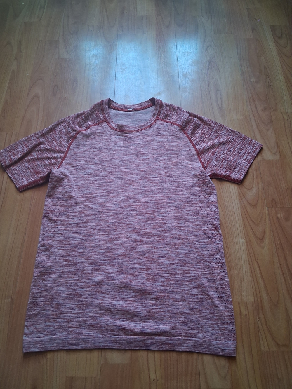 Lululemon Metal Vent Tech T-Shirt Men's Size XS Red White Gym Run Short Sleeve